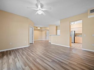 340 Crestwood Cir APT 206, Royal Palm Beach, FL 33411