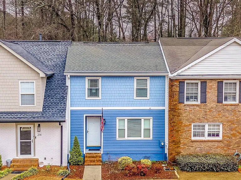 216 Flat Creek Ct — Photo 1