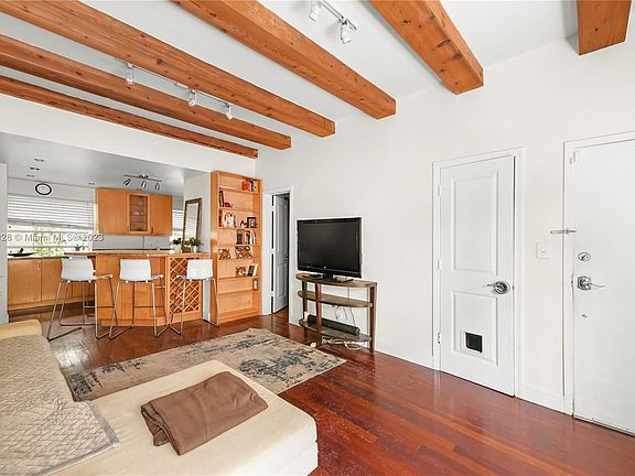 2nd image of 1605 Euclid Ave APT 1A