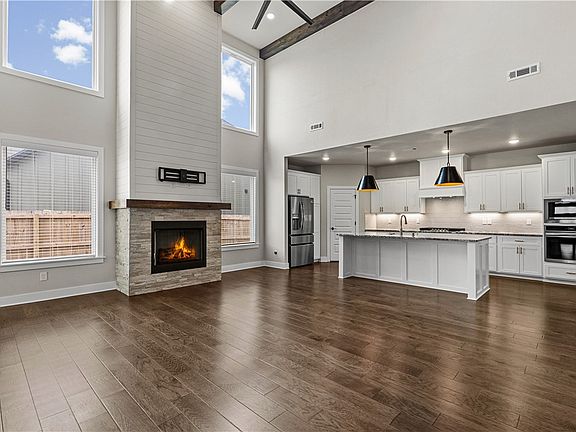 5th image of 6414 S 59th St