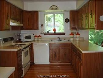 2nd image of 10930 Dumbarton Dr
