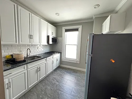 50-42 39th Pl #2R Photo 1