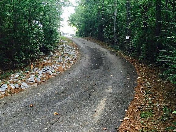 Long driveway up to house