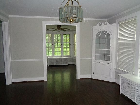 3rd image of 2131 Iuka Ave