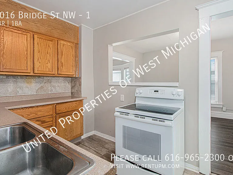 1016 Bridge St NW #1 — Photo 12