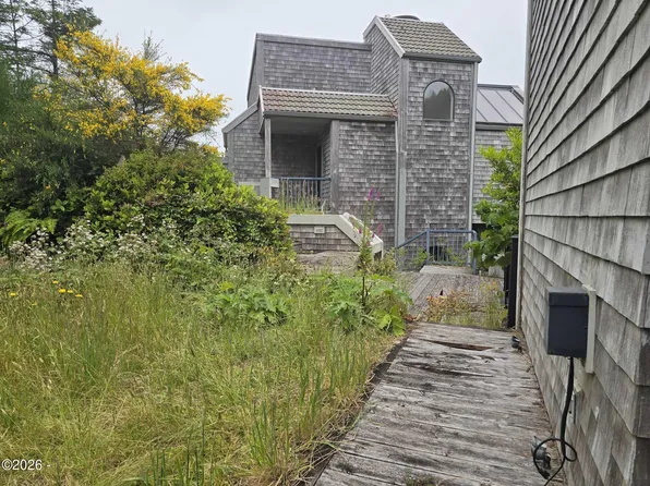 4240 Knoll Ter, Neskowin, OR 97149