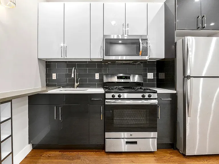 17 Locust St #1L — Photo 4