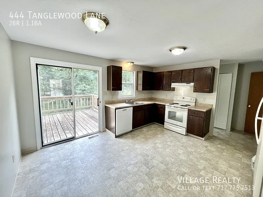444 Tanglewood Ln