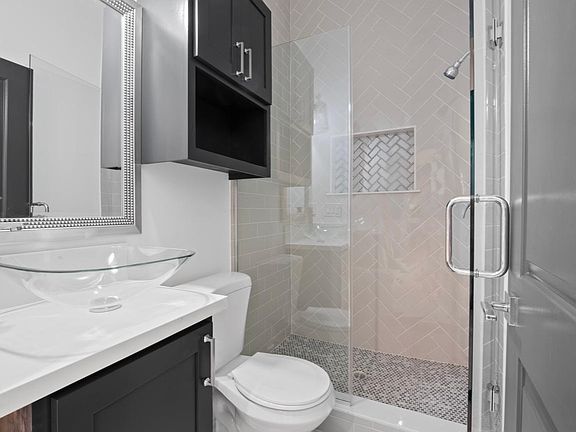5th image of 7415 De Celis Pl