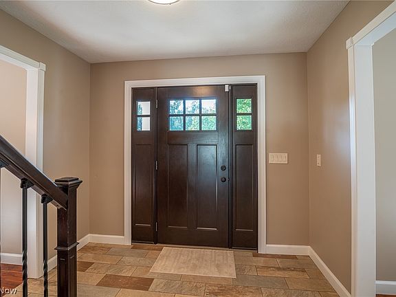 3rd image of 9725 Woodhurst Dr
