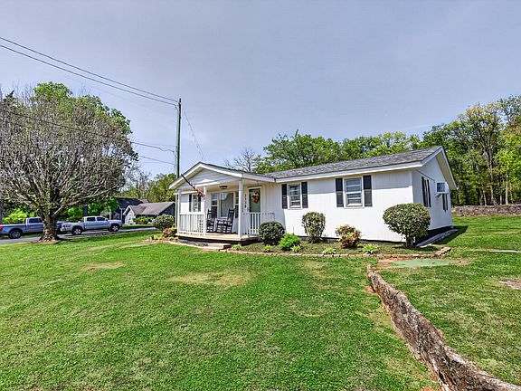 3rd image of 233 Rucker Rd