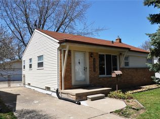 26221 Bryan St, Roseville, MI 48066