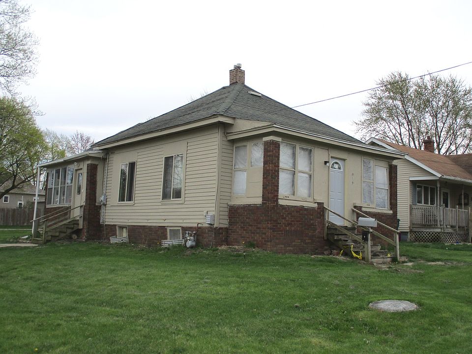 1st image of 819 N Jackson St