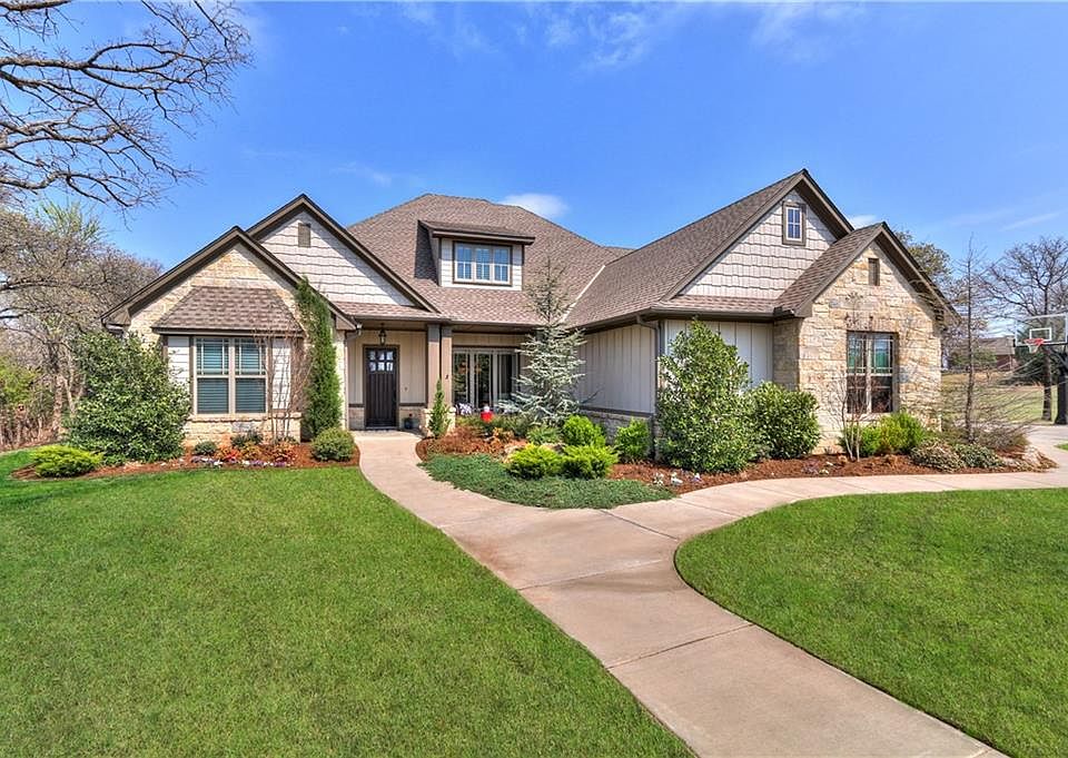 1st image of 2648 Crestwood Dr