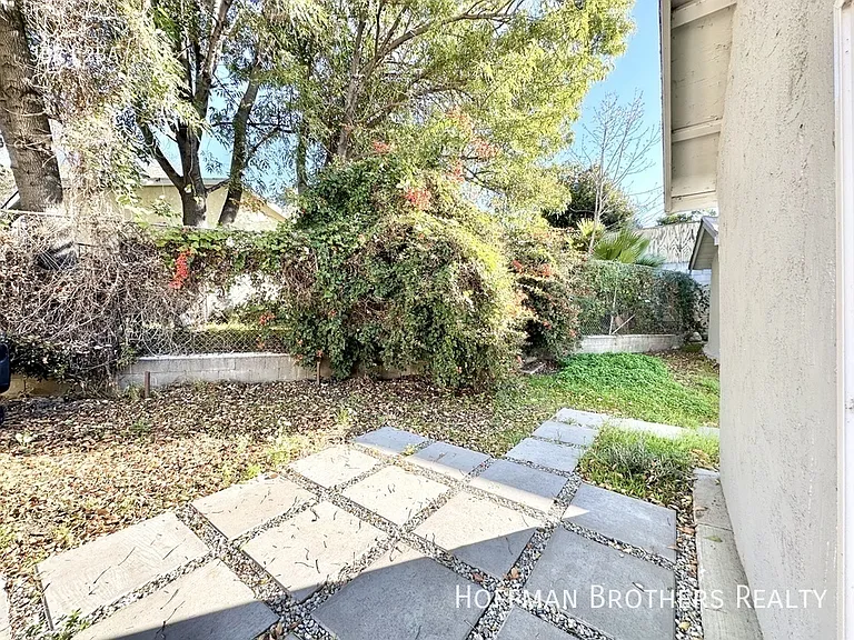 2429 W Avenue 33 #1/4 — Photo 14