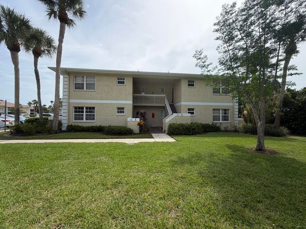 1546 SE Royal Green Cir #102