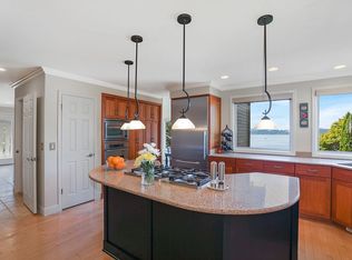 9752 Marine View Dr, Mukilteo, WA 98275