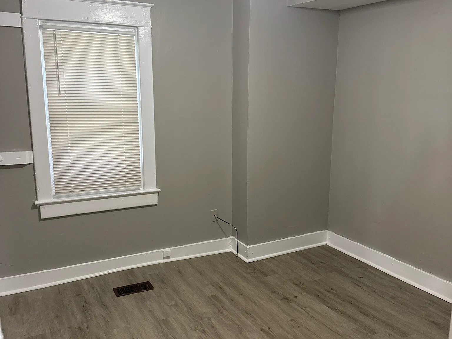 3 bed, 1400 sqft, $1,000 — Photo 3