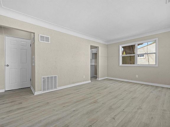 3rd image of 228 Lucinda Dr