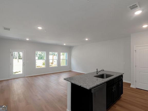 4th image of 5420 Biltmore Dr