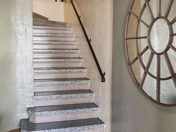5th image of 1110 Dolores St