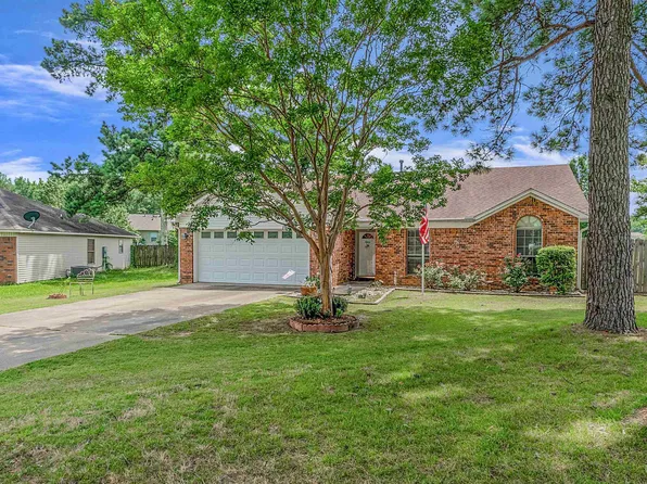 1507 Pine Crest Dr, Jacksonville, AR 72076