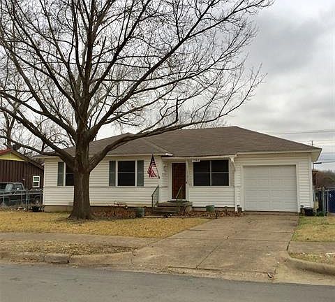 2nd image of 1701 Russell Dr