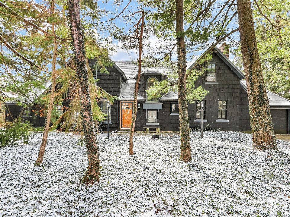 1st image of 1003 W Church St