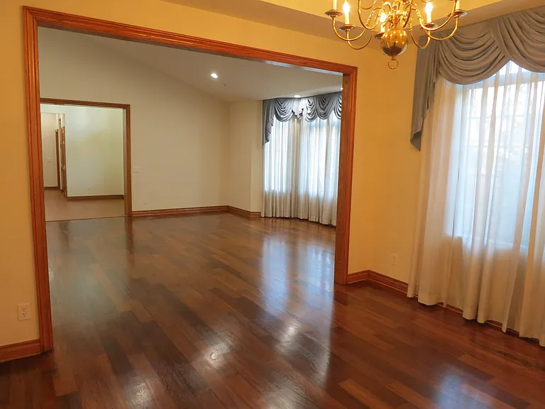 713 Pamela Cir — Photo 11
