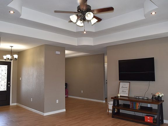 4th image of 2720 Acacia Dr