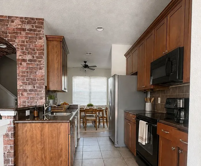 9607 Fenrose Ter — Photo 5