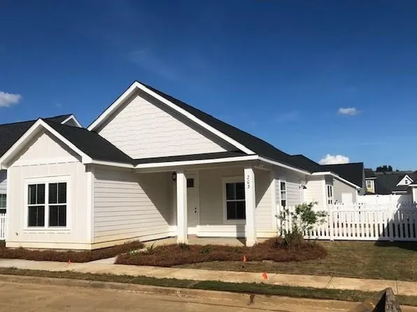203 Jamestowne Way, Thomasville, GA 31757