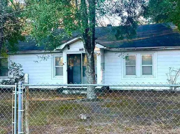 1405 Hodges Dr, Hartsville, SC 29550