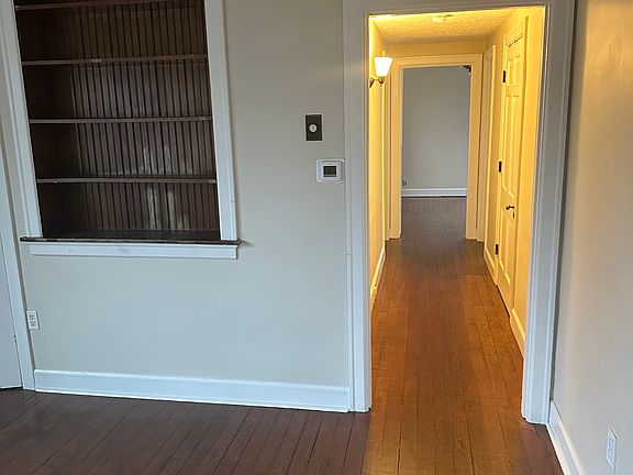 4th image of 141 N Broadway Park