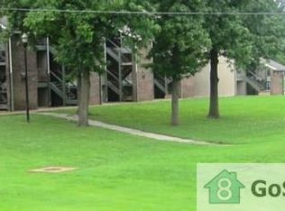 9910 Hobbits Glen Ct, Saint Louis, MO 63136