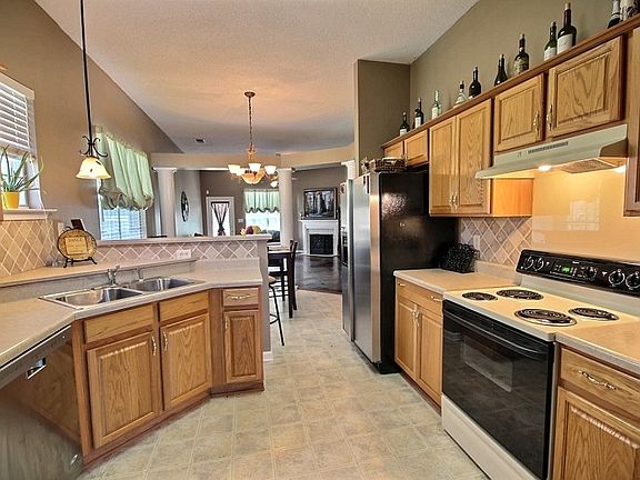 3rd image of 9035 Gracie Ln