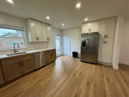 2 bed, 1200 sqft, $2,500 — Photo 3