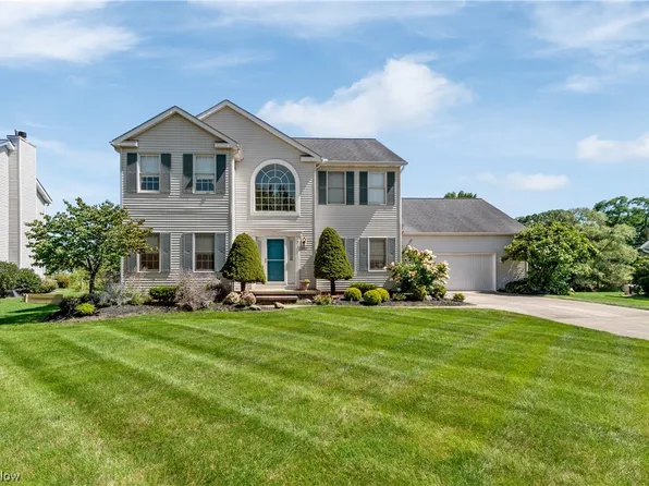 3205 Peterboro Dr, Stow, OH 44224