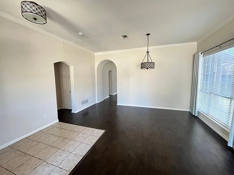 6021 Blue Spruce Ln — Photo 3