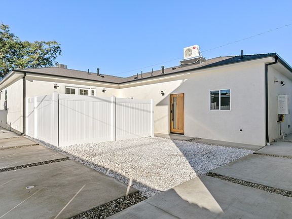 3rd image of 1504 N California St #100