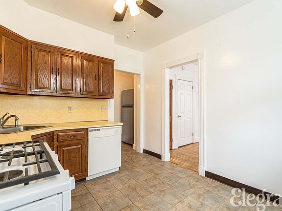 2nd image of 122 Palisade St APT 1N