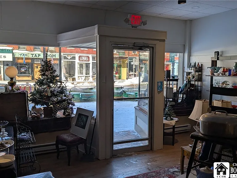 44 E Main St — Photo 3