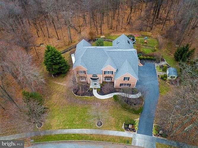 1st image of 282 S Woodmont Dr