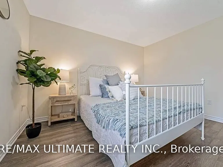 2444 Fall Harvest Cres — Photo 20