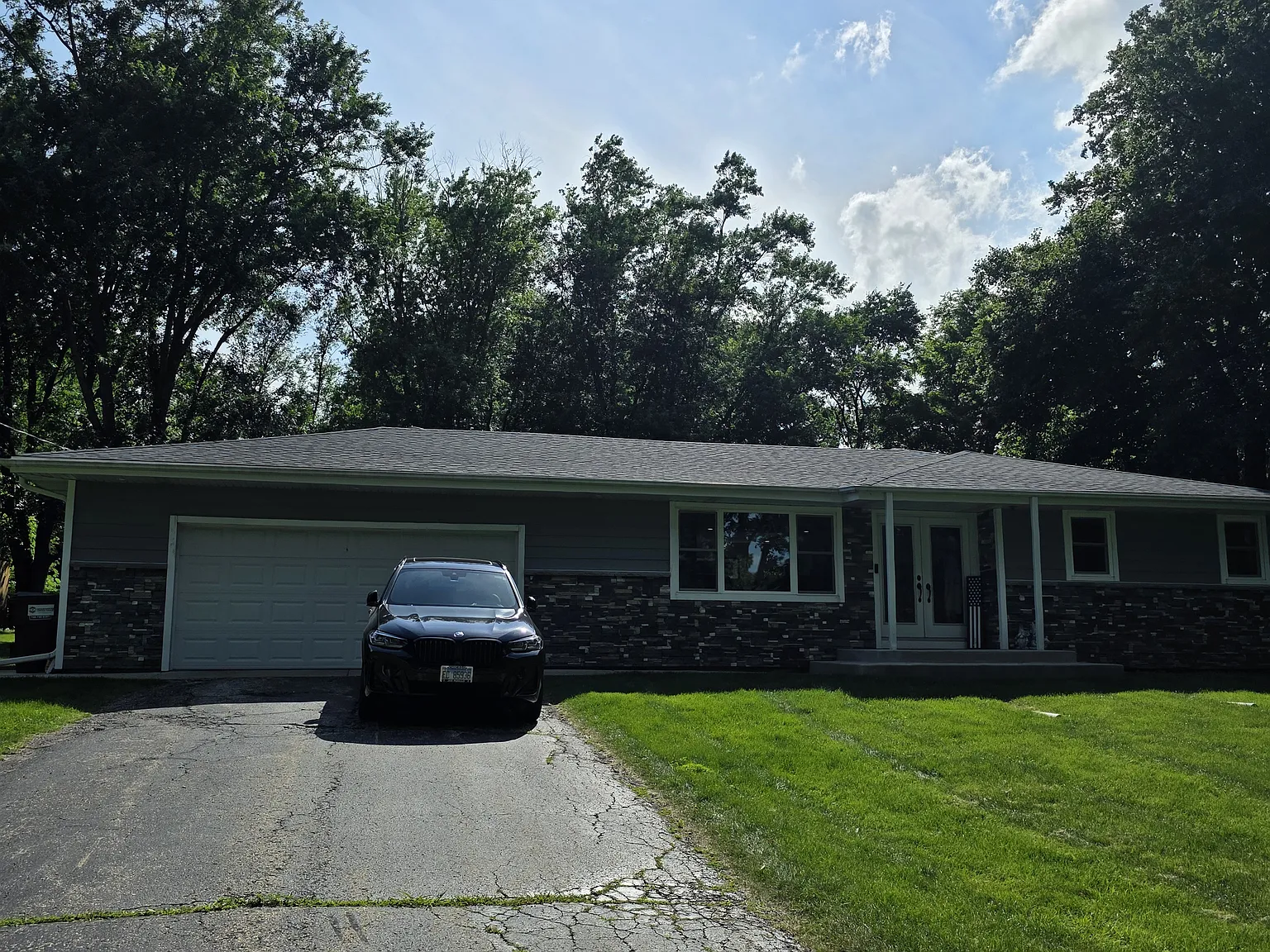 325 E Circle Dr — Photo 3
