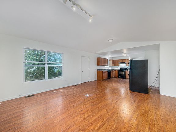 3rd image of 1312 Lafayette Ave