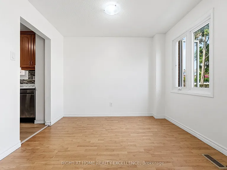 10 Banting Cres #UPPER — Photo 11