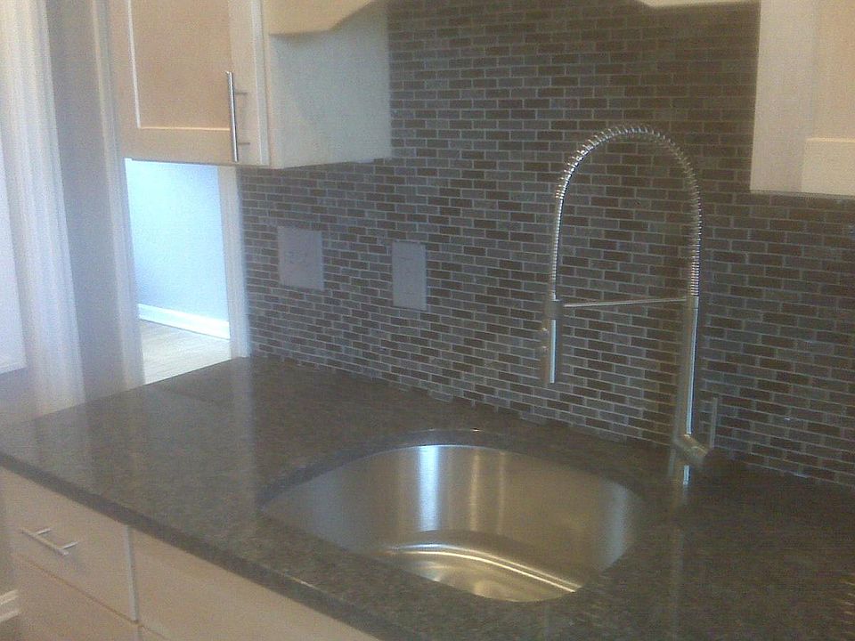 Granite w/undermount sink