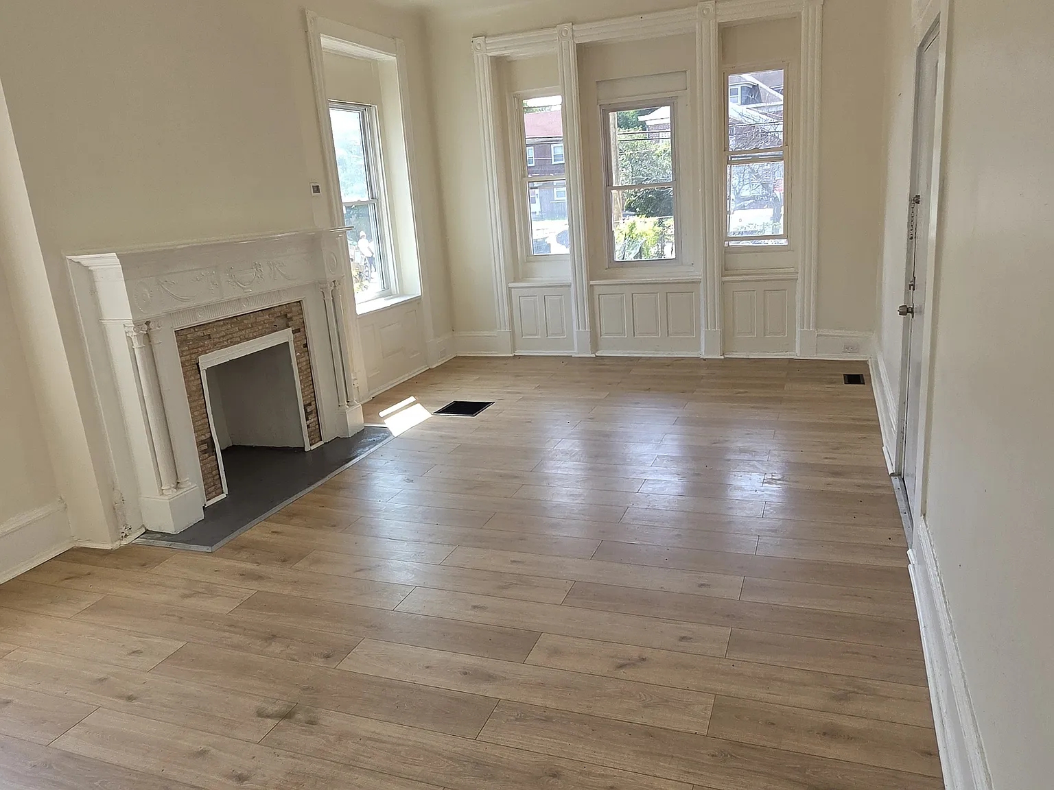 1 bed, 300 sqft, $1,600 — Photo 1