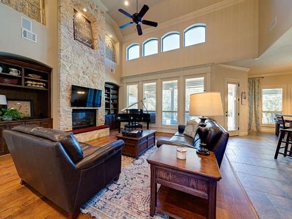 3rd image of 5604 Reatta Pl